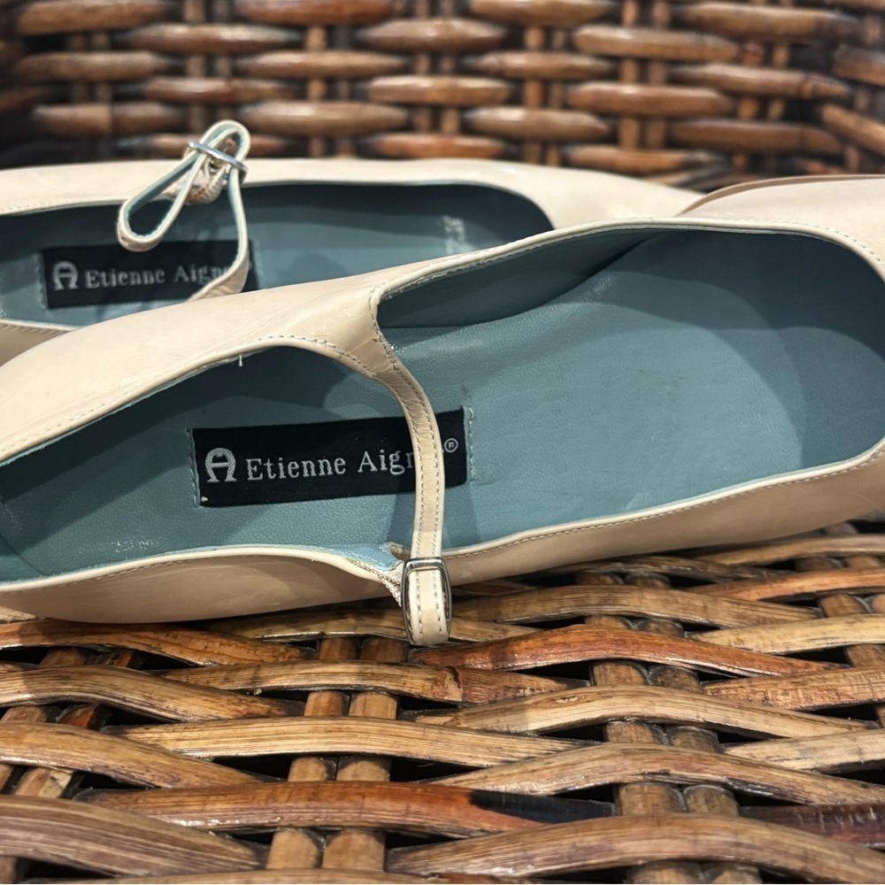 Etienne Aigner Cream Heels with Wooden Block Heel in size 10. Great condition! - Picture 11 of 15